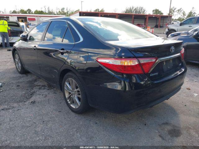 Toyota Camry Se Image 3