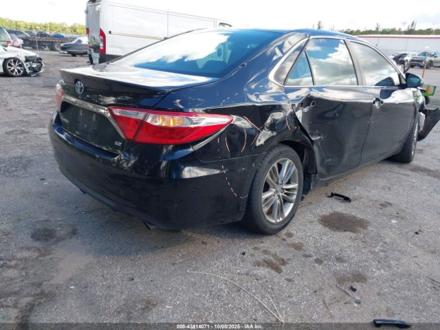 Toyota Camry Se Image 6