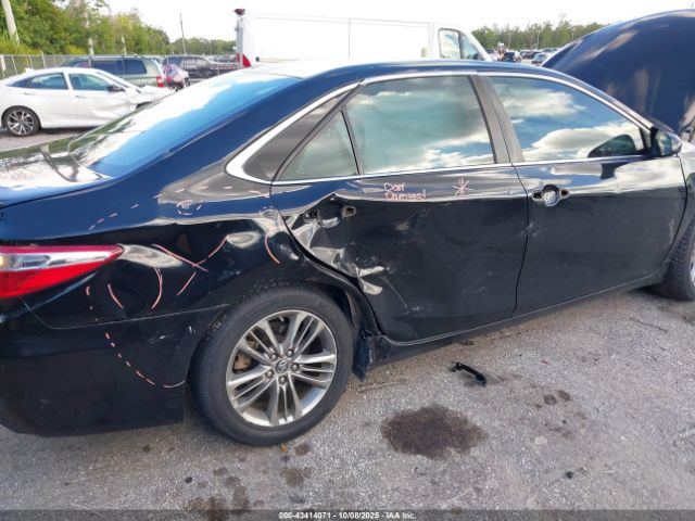 Toyota Camry Se Image 2