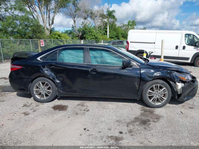 Toyota Camry Se Image 9