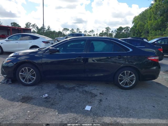 Toyota Camry Se Image 14