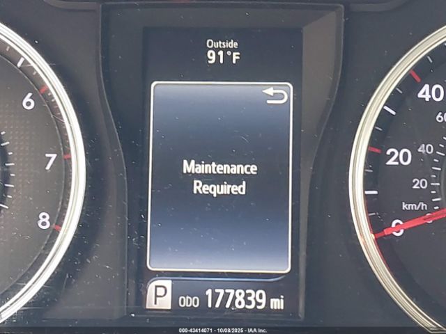 Toyota Camry Se Image 16