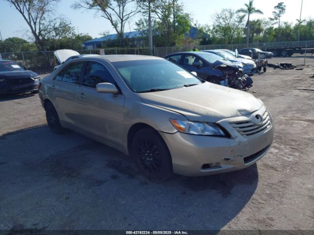 Toyota Camry Le Image 1