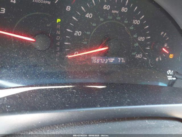 Toyota Camry Le Image 8