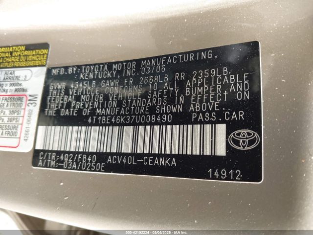 Toyota Camry Le Image 2