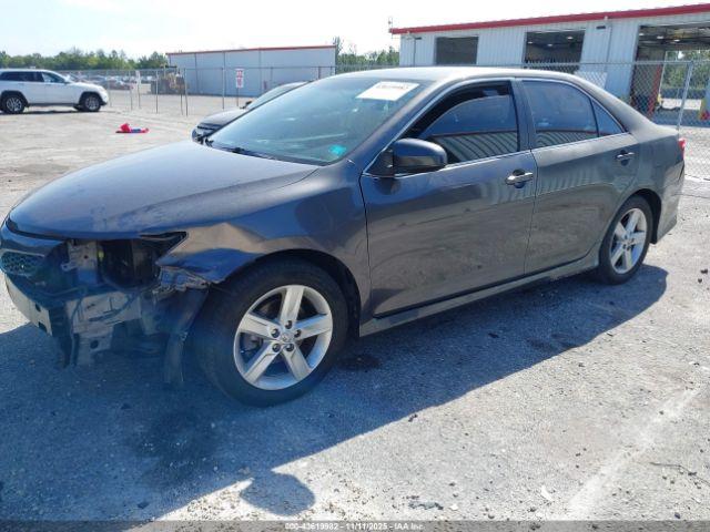 Toyota Camry Se Image 2