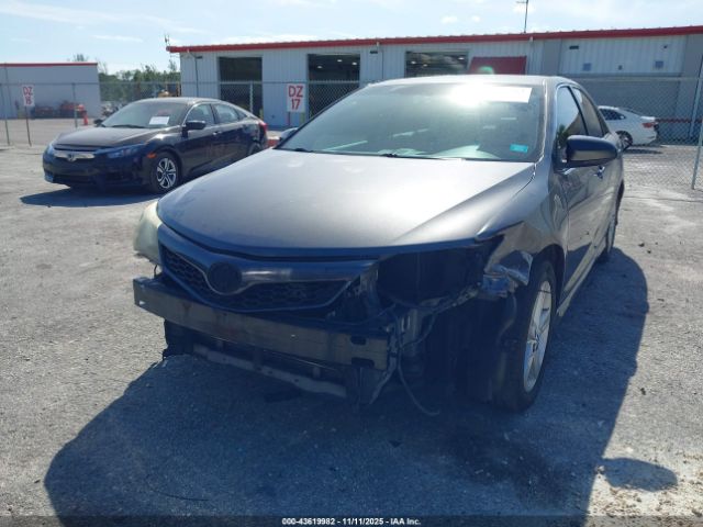 Toyota Camry Se Image 3