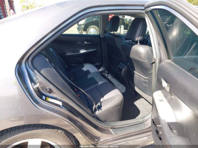 Toyota Camry Se Image 16