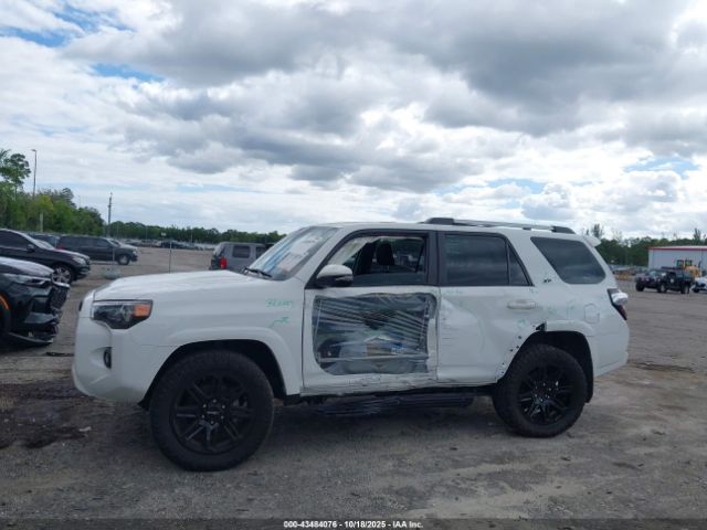 Toyota 4Runner Sr5 Premium Image 15