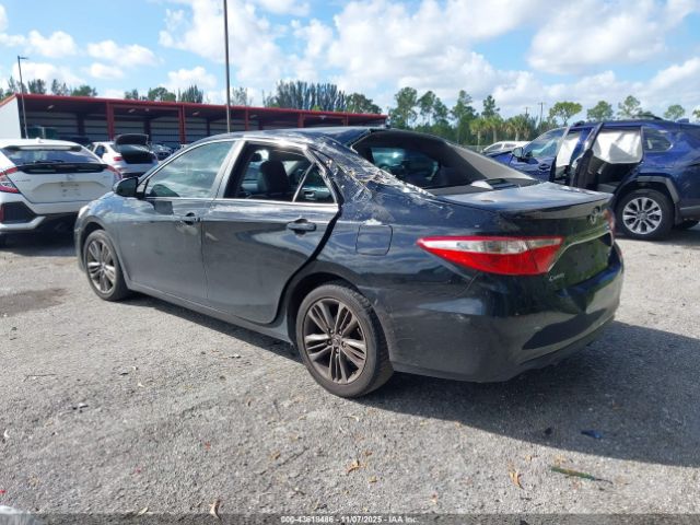 Toyota Camry Se Image 11