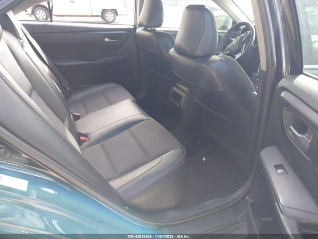 Toyota Camry Se Image 9