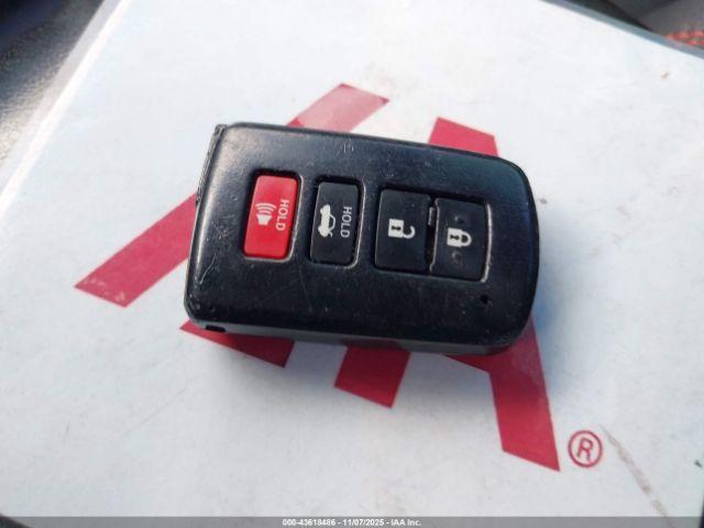 Toyota Camry Se Image 7