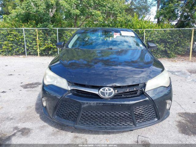 Toyota Camry Se Image 3