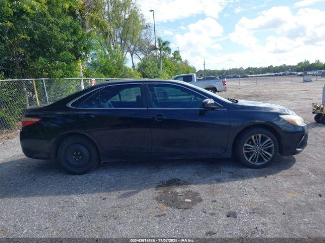 Toyota Camry Se Image 16