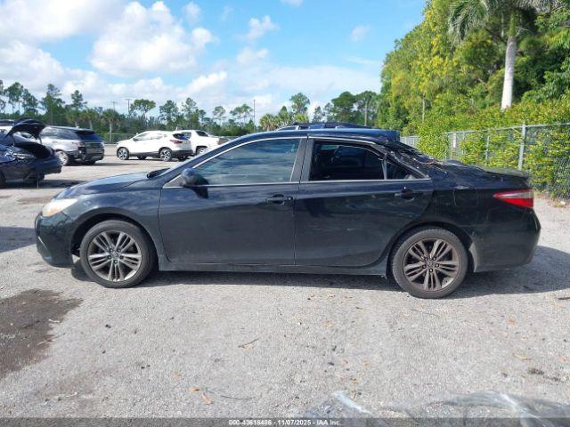 Toyota Camry Se Image 20