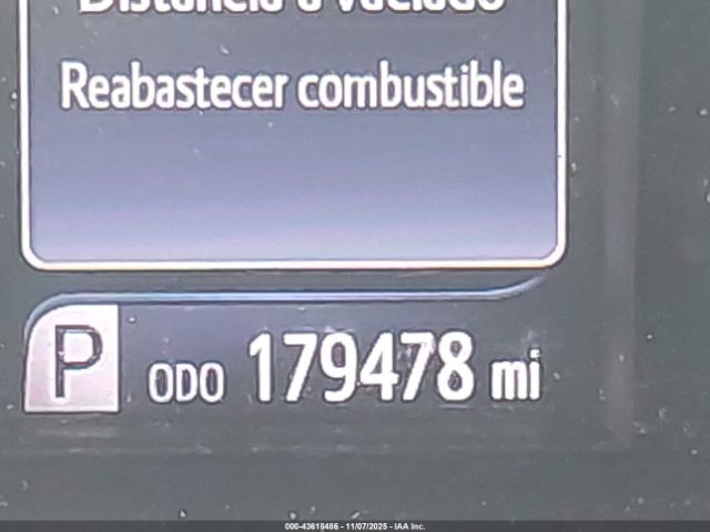 Toyota Camry Se Image 18