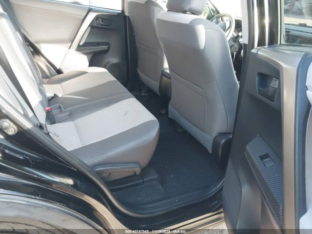 Toyota RAV4 Le Image 13