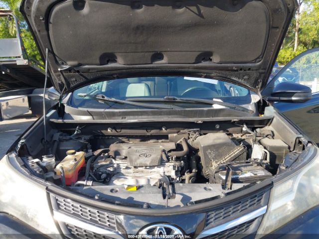 Toyota RAV4 Le Image 8