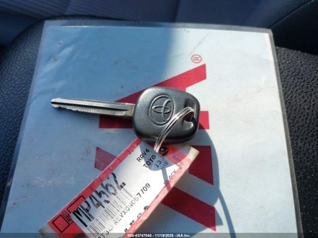 Toyota RAV4 Le Image 2