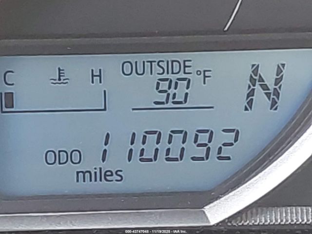 Toyota RAV4 Le Image 11