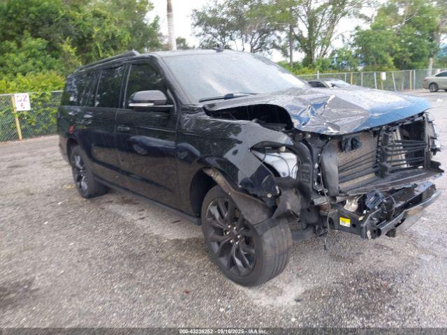  Salvage Ford Expedition