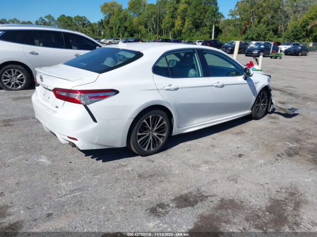 Toyota Camry Se Image 2