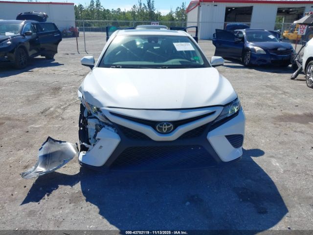 Toyota Camry Se Image 16