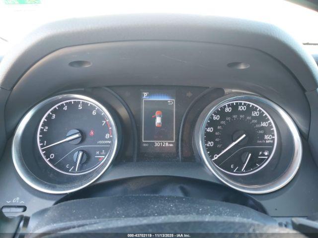 Toyota Camry Se Image 4