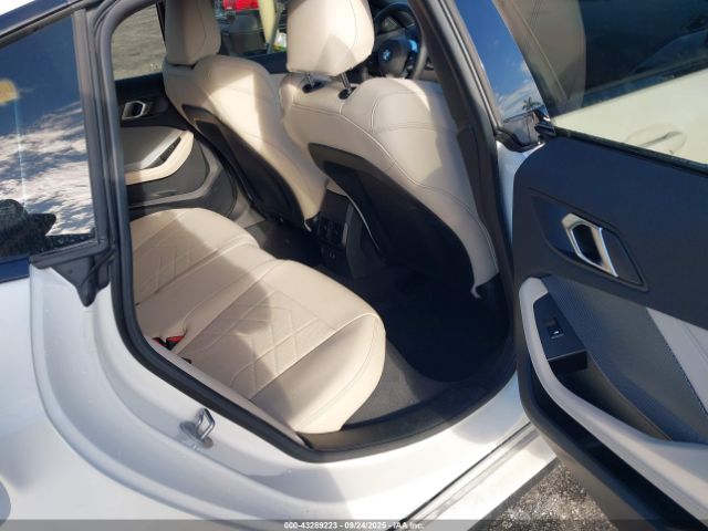 BMW 2 Series Image 8