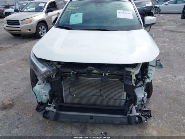 Toyota RAV4 Xle Premium Image 4