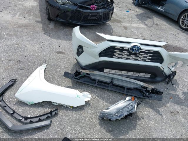 Toyota RAV4 Xle Premium Image 10