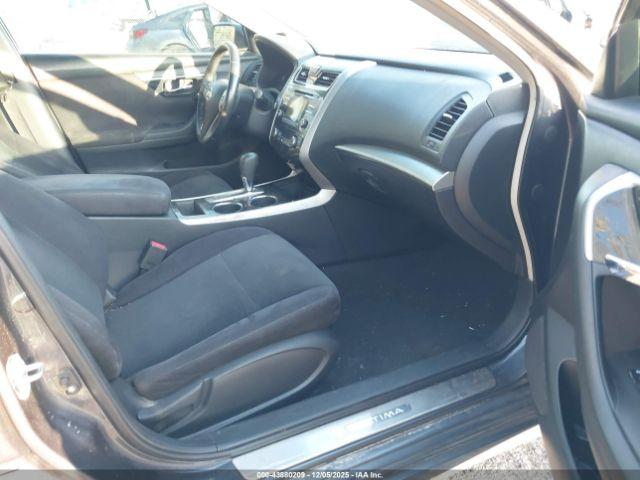 Nissan Altima 2.5 Sv Image 11