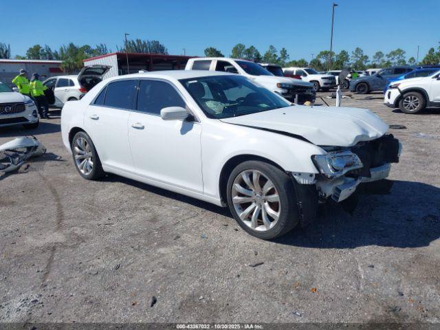  Salvage Chrysler 300