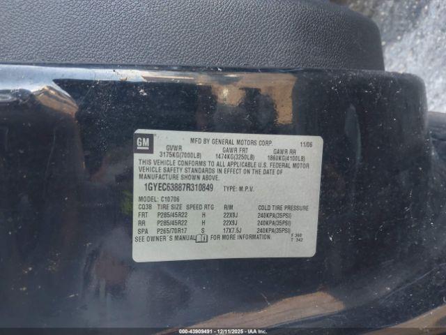 Cadillac Escalade Standard Image 2