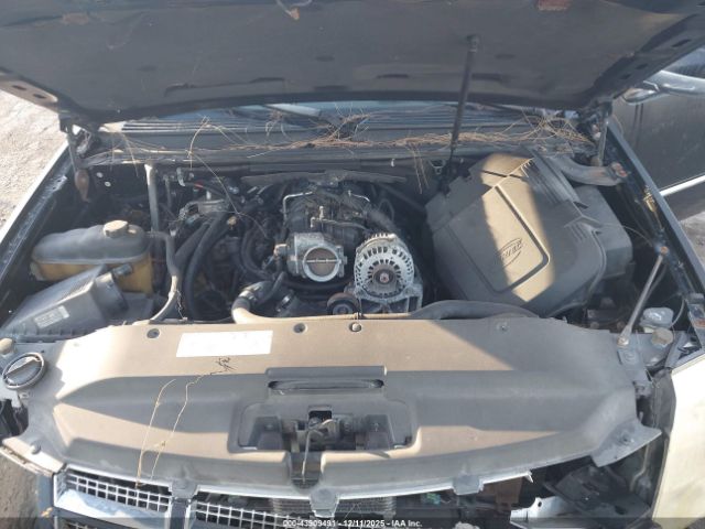 Cadillac Escalade Standard Image 5