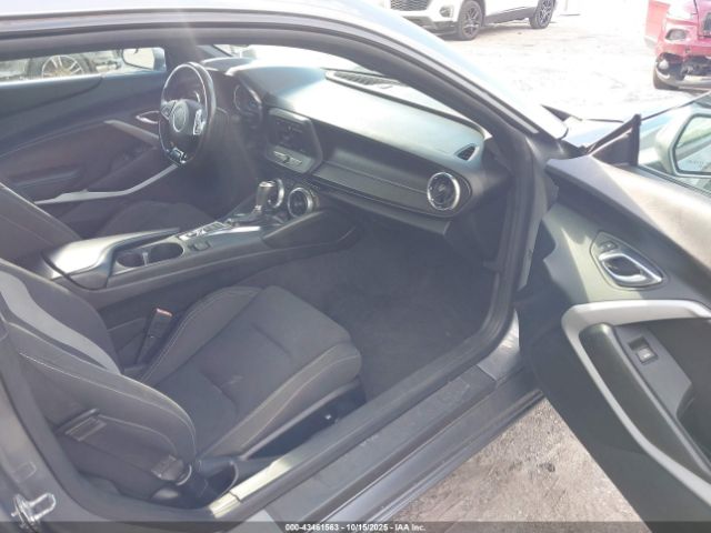 Chevrolet Camaro Rwd  1ls Image 4