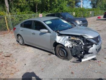  Salvage Nissan Altima