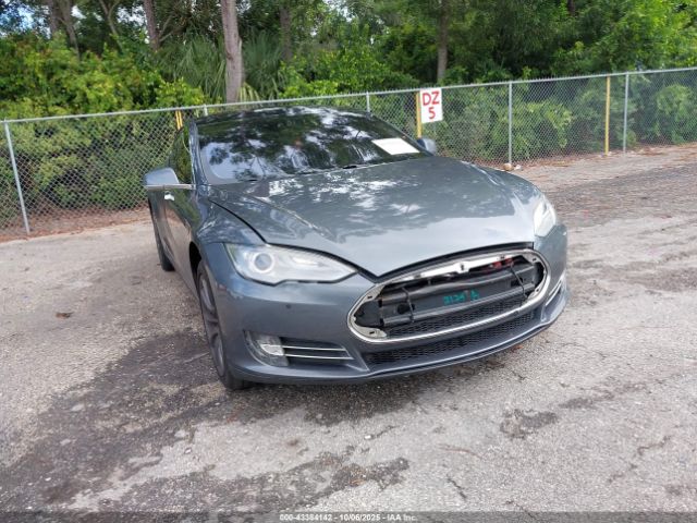 Tesla Model S Image 15