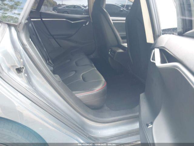Tesla Model S Image 14