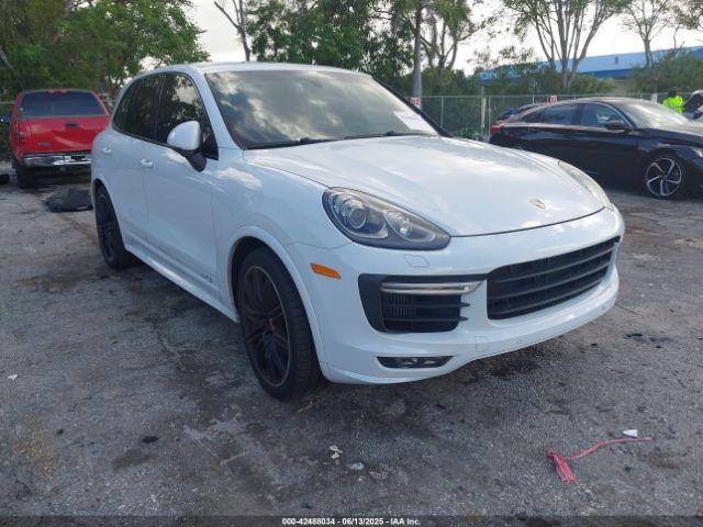  Salvage Porsche Cayenne