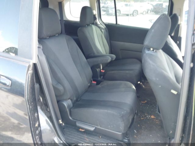 Mazda Mazda5 Sport Image 2