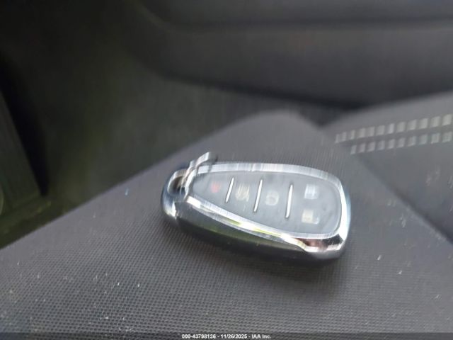 Chevrolet Camaro 1lt Image 11