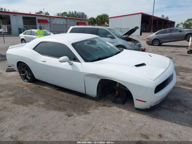  Salvage Dodge Challenger