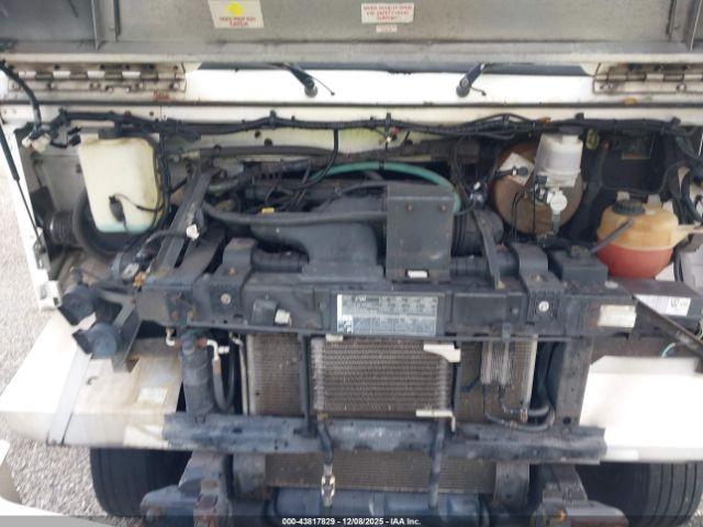 Ford E-350 Image 13