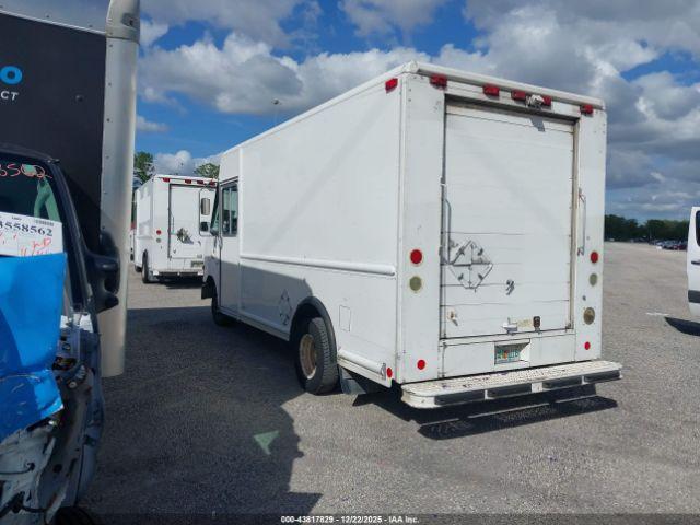 Ford E-350 Image 12