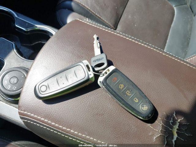 Ford Explorer Sport Image 8