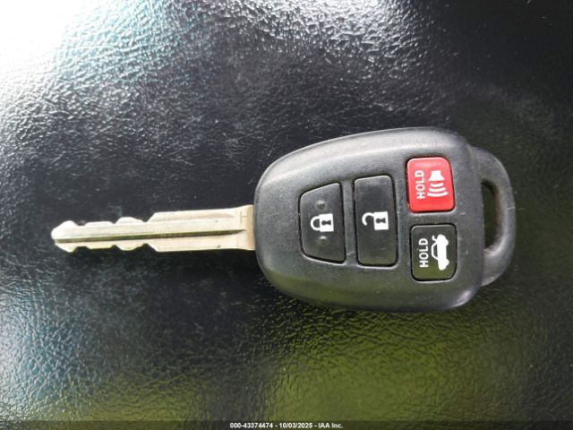 Toyota Camry Se Image 11