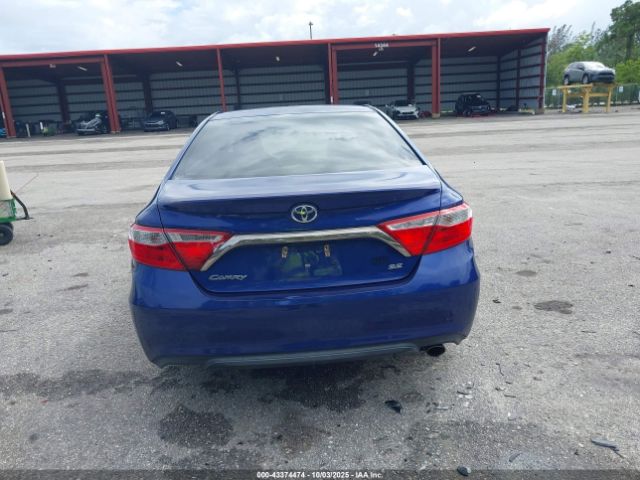 Toyota Camry Se Image 16