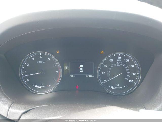 Hyundai Genesis 3.8 Image 4