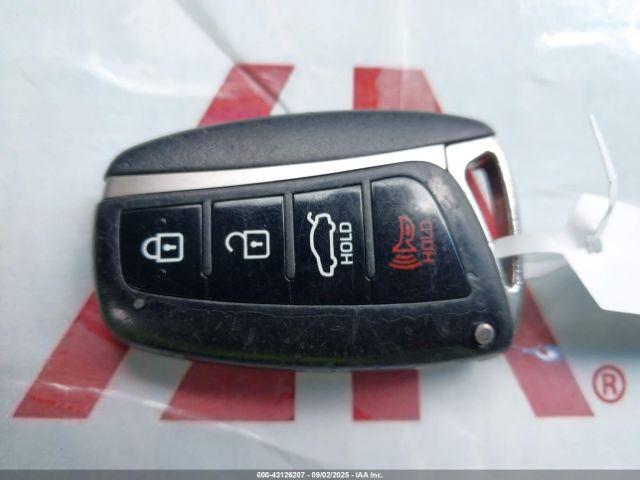 Hyundai Genesis 3.8 Image 6